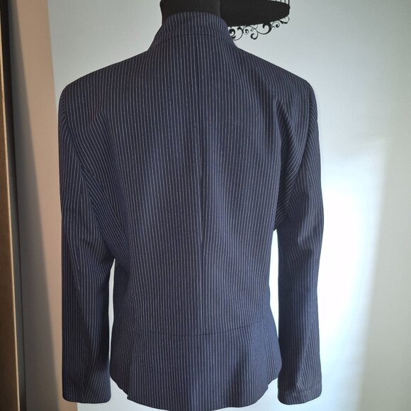 NWOT Hugo Boss Navy with White Pinstripes Blazer (10) - Picture 4 of 10